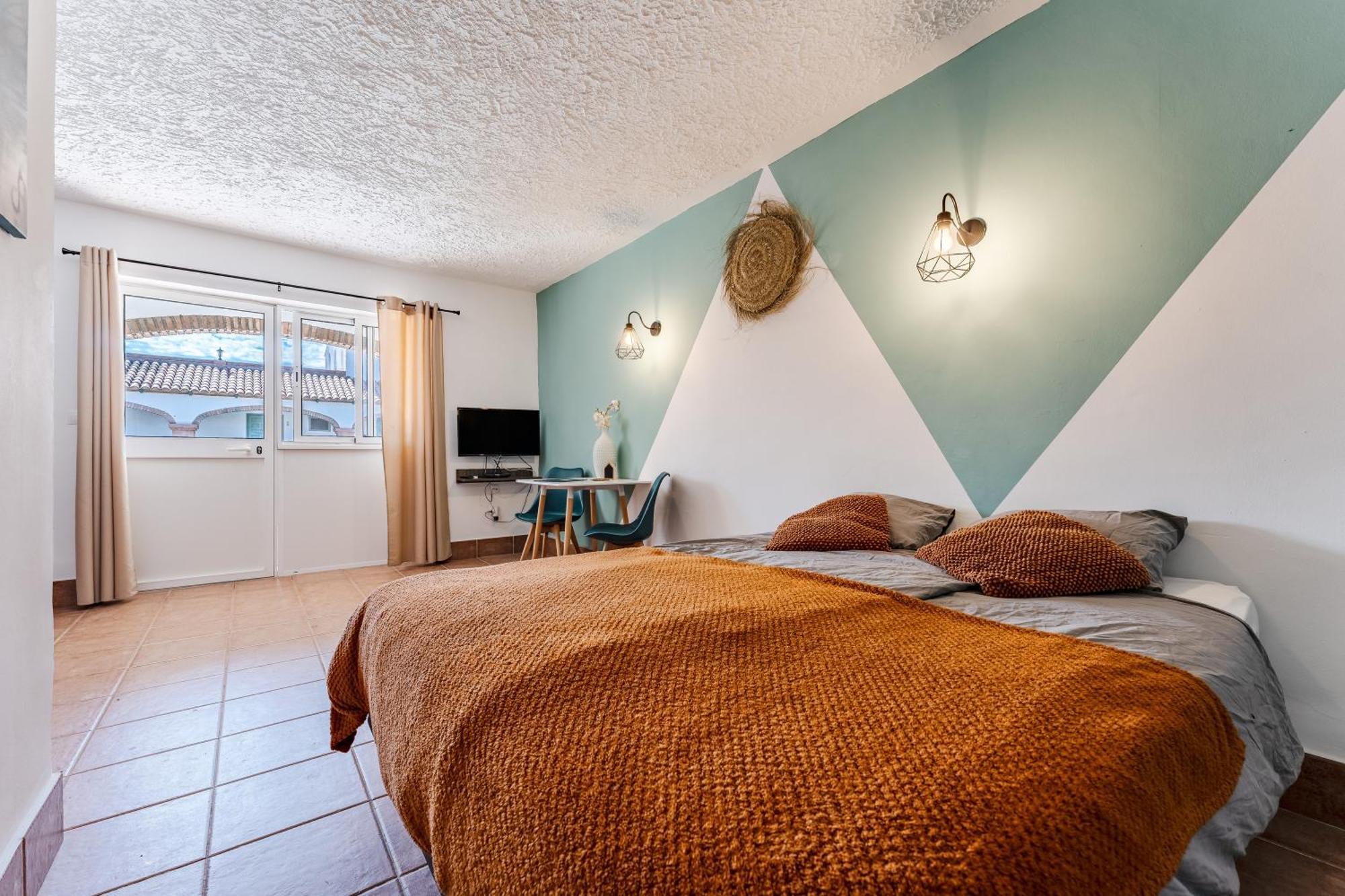La Casa De Familia Bed & Breakfast