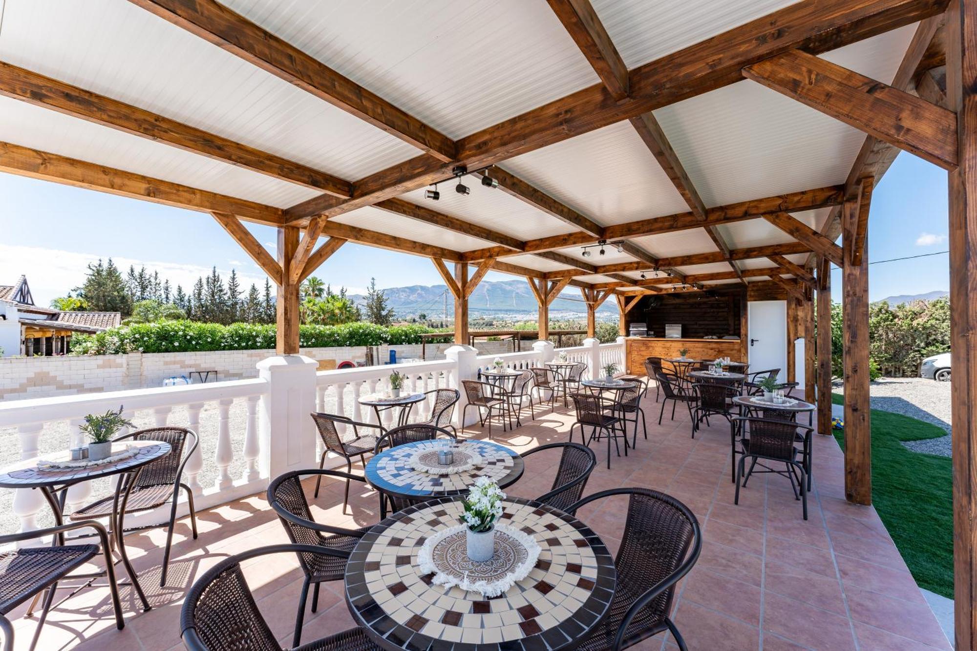 La Casa De Familia Bed & Breakfast *
