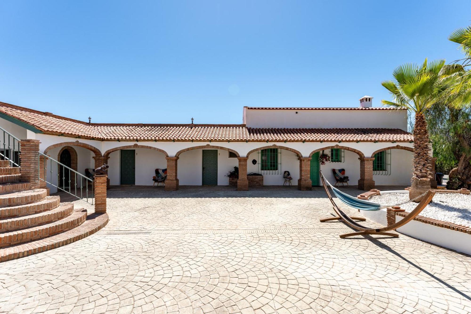 La Casa De Familia *